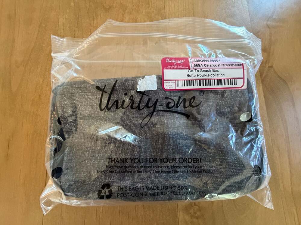 Thirty-One Go-To Snack Box in Charcoal Crosshatch